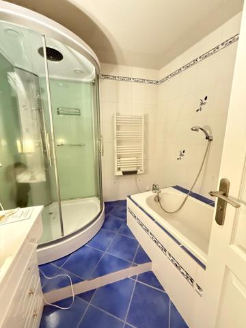 Maison de village, 300m², 10 chambres avec dépendances sur 3489m² de terrain 178 000 €