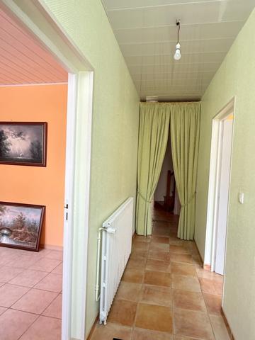 Maison de village, 300m², 10 chambres avec dépendances sur 3489m² de terrain 178 000 €
