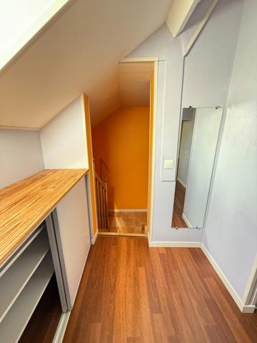 Maison de village, 300m², 10 chambres avec dépendances sur 3489m² de terrain 178 000 €