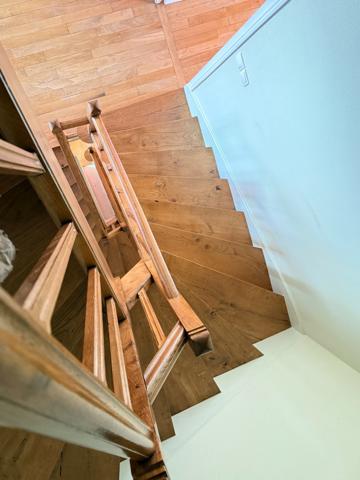 Maison de village, 300m², 10 chambres avec dépendances sur 3489m² de terrain 178 000 €