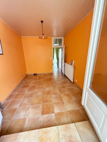 Maison de village, 300m², 10 chambres avec dépendances sur 3489m² de terrain 178 000 €