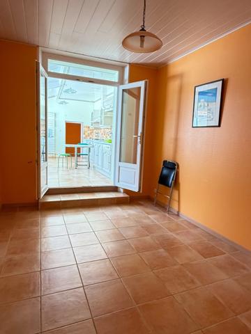Maison de village, 300m², 10 chambres avec dépendances sur 3489m² de terrain 178 000 €
