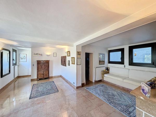 Propriete à vendre 14 pièces MENTON (06)