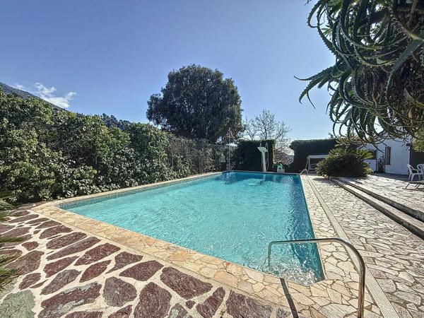 Propriete à vendre 14 pièces MENTON (06)