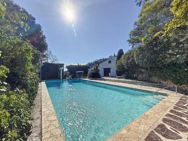 Propriete à vendre 14 pièces MENTON (06)