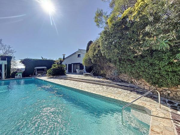 Propriete à vendre 14 pièces MENTON (06)