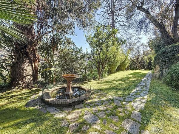 Propriete à vendre 14 pièces MENTON (06)