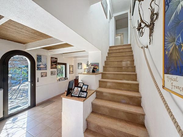 Propriete à vendre 14 pièces MENTON (06)