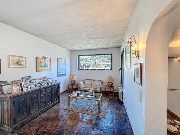 Propriete à vendre 14 pièces MENTON (06)