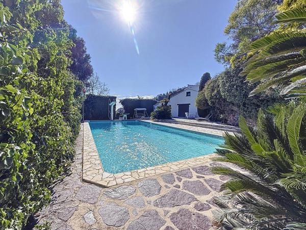 Propriete à vendre 14 pièces MENTON (06)