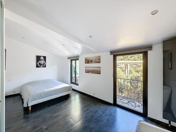 Propriete à vendre 14 pièces MENTON (06)