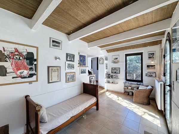 Propriete à vendre 14 pièces MENTON (06)