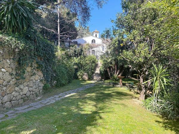 Propriete à vendre 14 pièces MENTON (06)