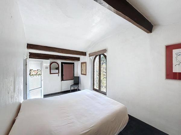 Propriete à vendre 14 pièces MENTON (06)