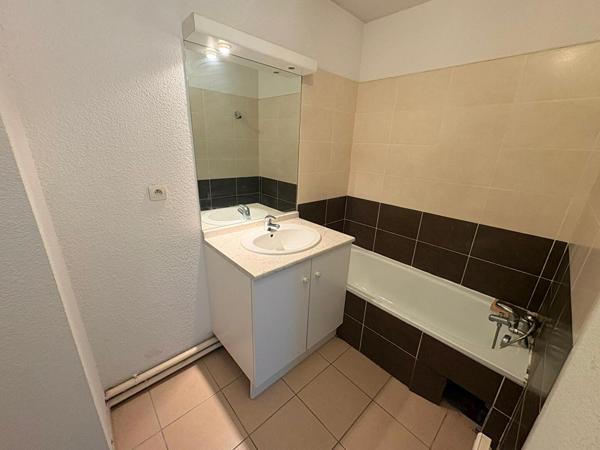 BEAUZELLE -Appartement T2 49m² avec terrasse, cellier et parking en sous sol !