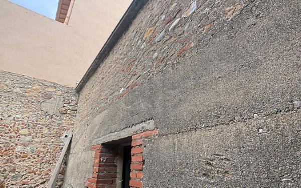 Maison à vendre    2 pièces •  Villeneuve-la-Rivière