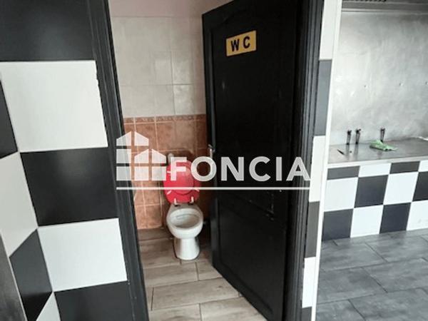 Location Local commercial 2 pièces 60 m² - 8 FAUBOURG DE PIERRE Charleville-mezieres 08000