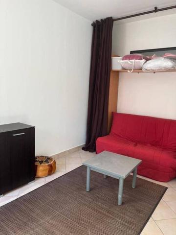 F1 MEUBLÉ - TRÈS CALME