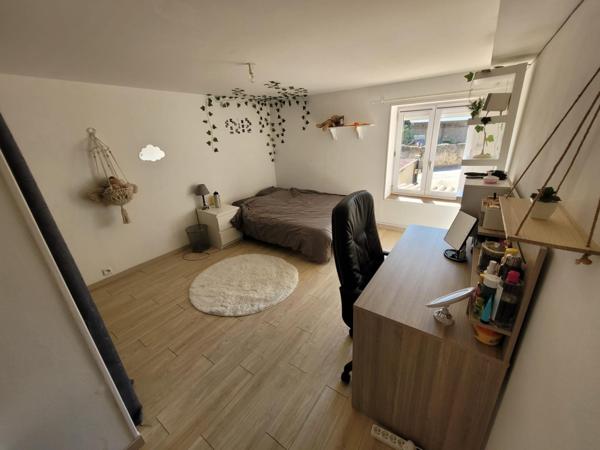 MAISON 6 PIÈCES DE 198 M2