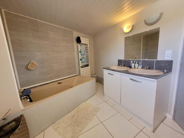 MAISON 6 PIÈCES DE 198 M2