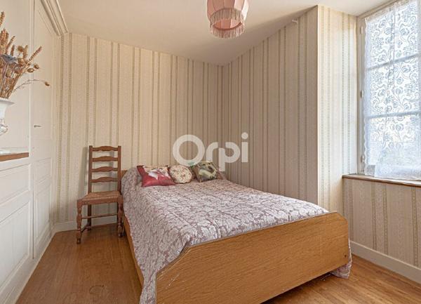 Maison à vendre    8 pièces •  Compreignac