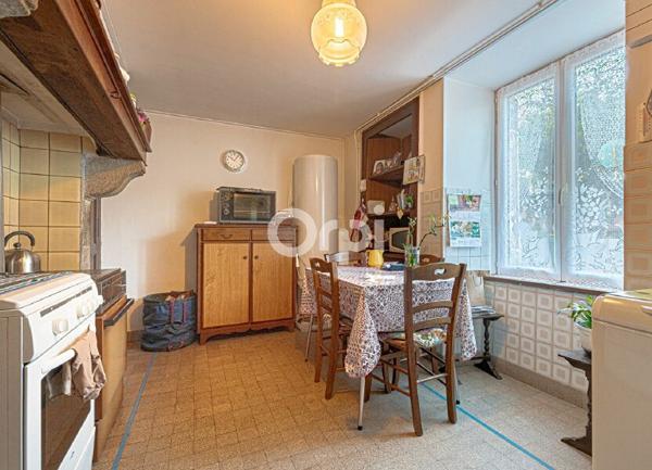 Maison à vendre    8 pièces •  Compreignac