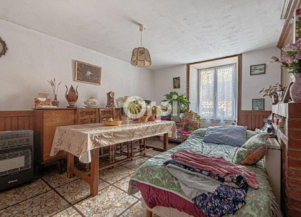 Maison à vendre    8 pièces •  Compreignac