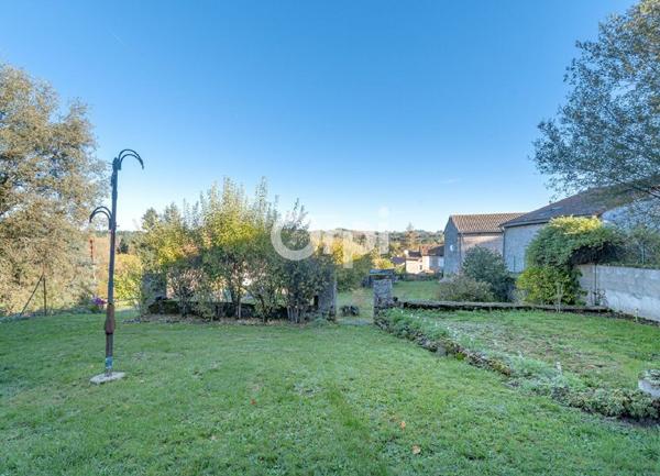 Maison à vendre    8 pièces •  Compreignac