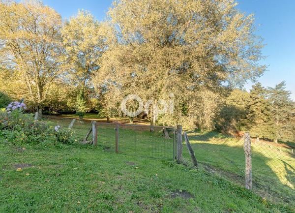 Maison à vendre    8 pièces •  Compreignac