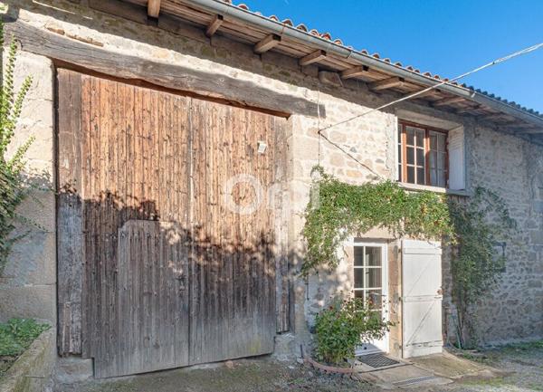 Maison à vendre    8 pièces •  Compreignac