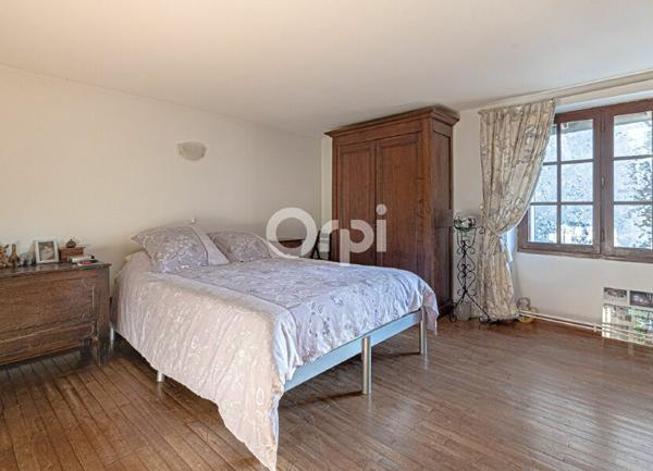 Maison à vendre    8 pièces •  Compreignac