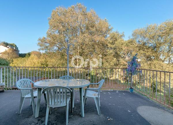 Maison à vendre    8 pièces •  Compreignac