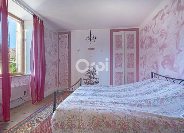 Maison à vendre    8 pièces •  Compreignac