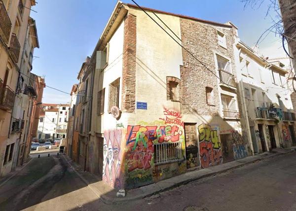 Vente                                                      Immeuble
                        
                     3 pièces                      120 m2                     à Perpignan