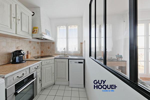 Appartement Combs La Ville 2 pièce(s), dernier étage - Balcon - Cave.