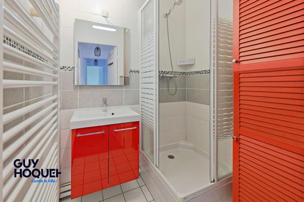 Appartement Combs La Ville 2 pièce(s), dernier étage - Balcon - Cave.