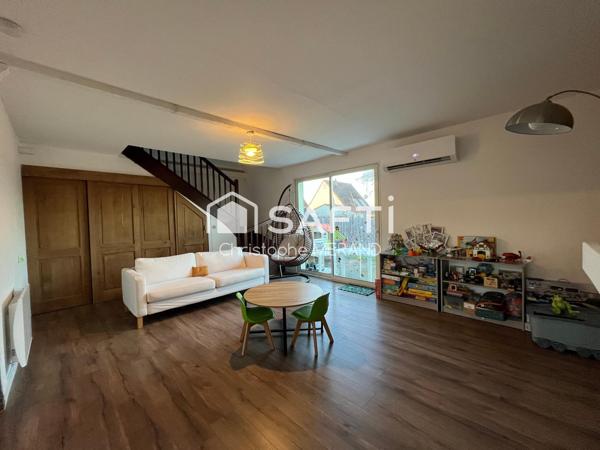 Maison familiale rénovée de 103 m² sur terrain clos de plus de 700 m²