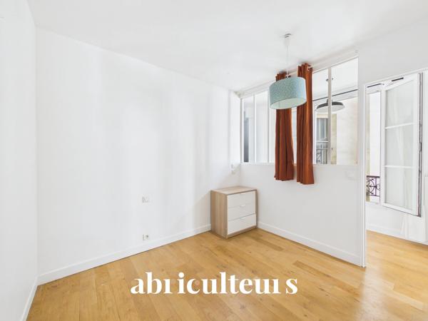 PARIS MONTMARTRE DUPLEX 3 PIÈCES 2 CHAMBRES 72 M2 2594 € Charges Comprises