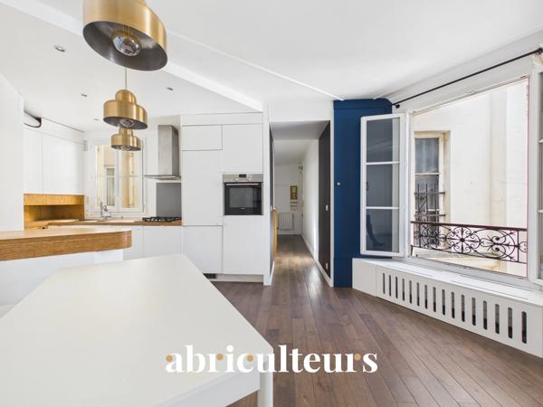 PARIS MONTMARTRE DUPLEX 3 PIÈCES 2 CHAMBRES 72 M2 2594 € Charges Comprises