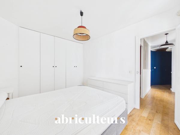 PARIS MONTMARTRE DUPLEX 3 PIÈCES 2 CHAMBRES 72 M2 2594 € Charges Comprises