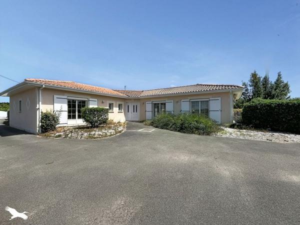 Maison 290 000 € Meursac 5 p 165 m² DPE C