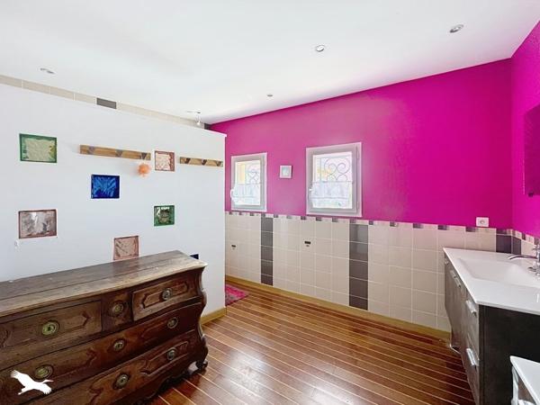 Maison 290 000 € Meursac 5 p 165 m² DPE C