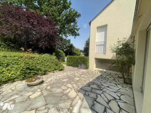 Pavillon Saint Hilaire Saint Florent garage et jardin