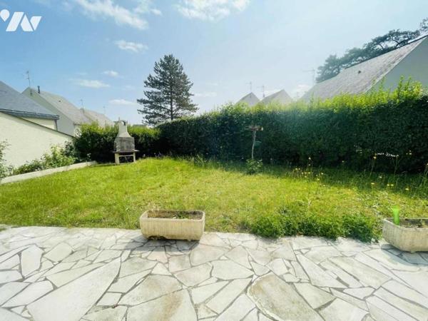 Pavillon Saint Hilaire Saint Florent garage et jardin