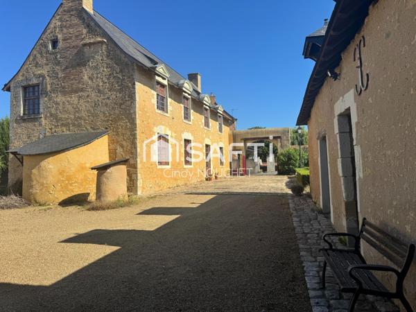 Un manoir, un véritable morceau d'histoire où chaque pierres raconte plus de 5 siècles.
