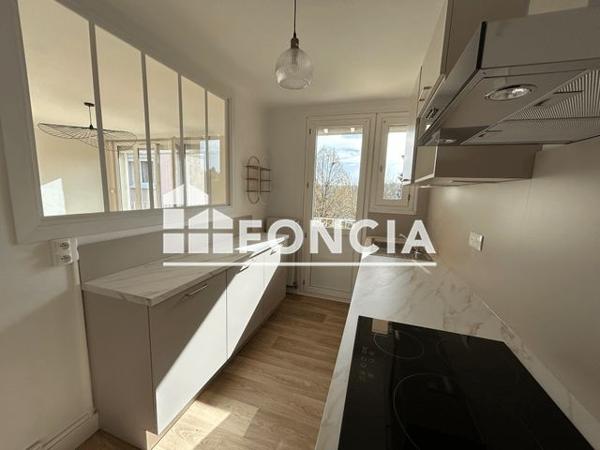 Location Appartement 4 pièces 70.2 m² - 20 RUE VIEUSSENS Rodez 12000