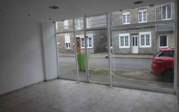 Immeuble à vendre    3 pièces • 80 m2 Vassy