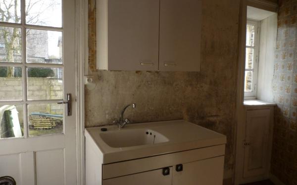 Immeuble à vendre    3 pièces • 80 m2 Vassy