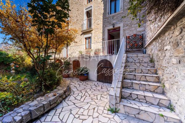 Ensemble de 2 maisons sur terrain privé 300 m² avec jardin