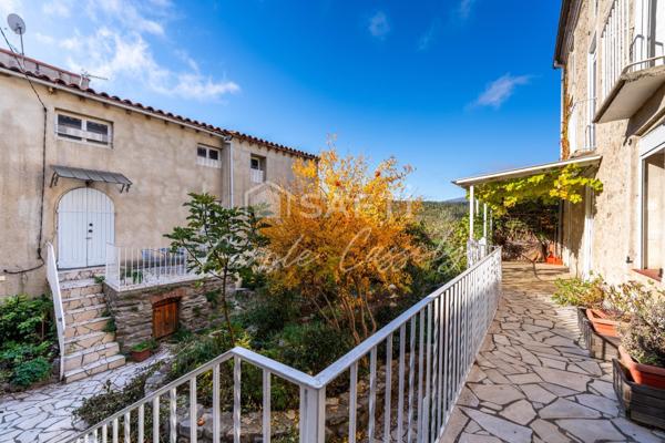 Ensemble de 2 maisons sur terrain privé 300 m² avec jardin